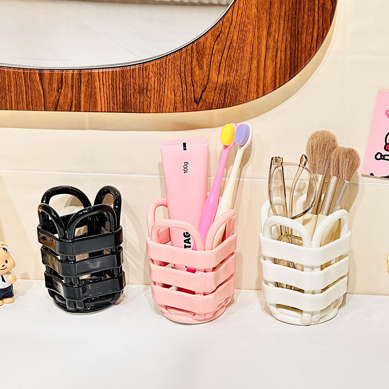 High-Quality Imitation Rattan Ceramic Storage Basket with Hollow Design and Drainage Holes for Bathroom Vanity Storage High-Quality Imitation Rattan Ceramic Storage Basket with Hollow Design and Drainage Holes for Bathroom Vanity Storage
