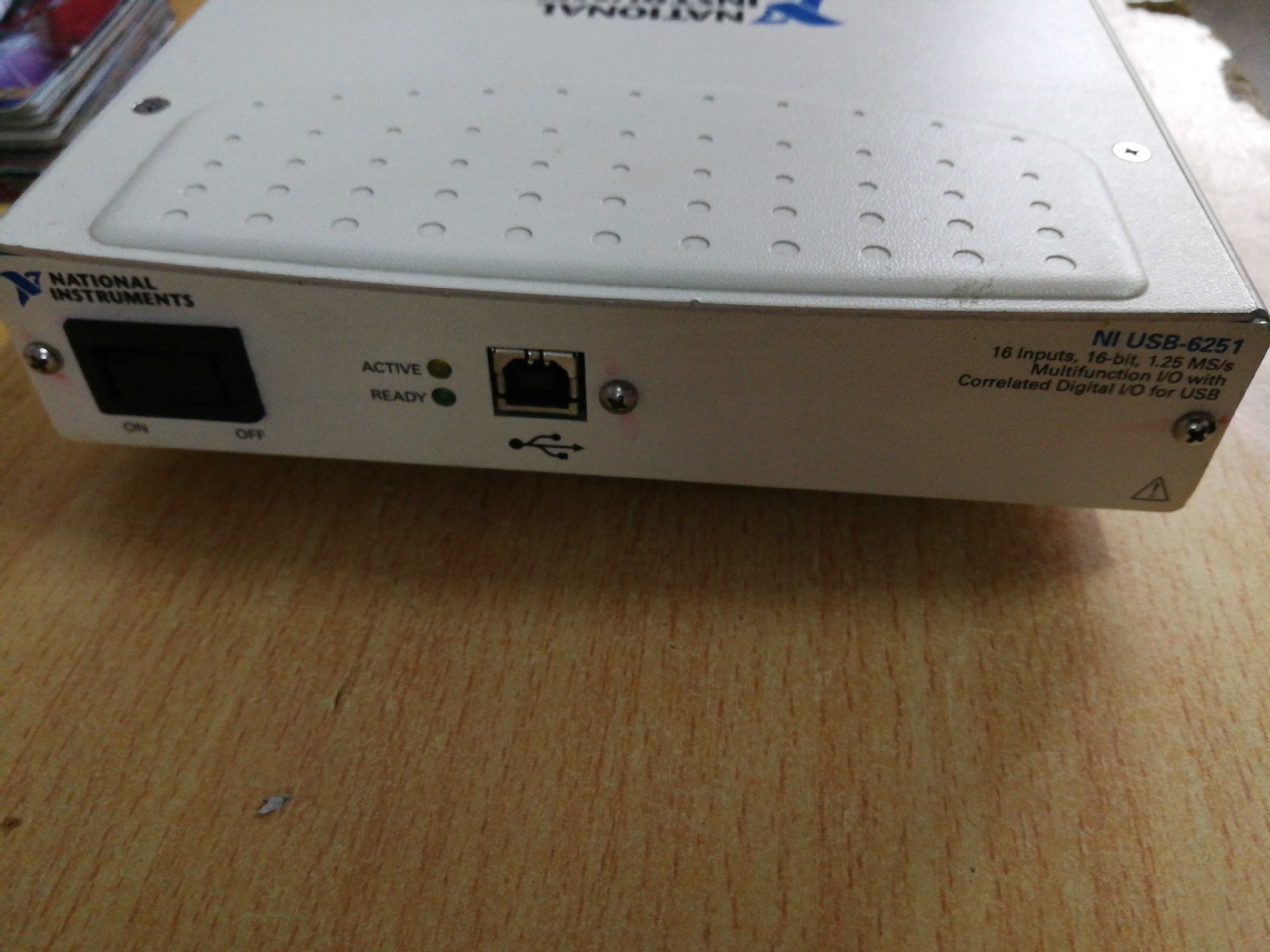美国 USB-6251 DAQ数据采集卡 配电源和线 可开