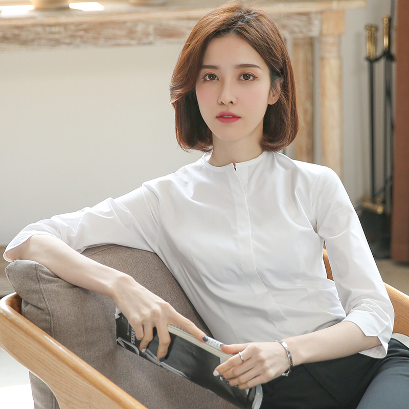 라운드 브이넥 화이트 611