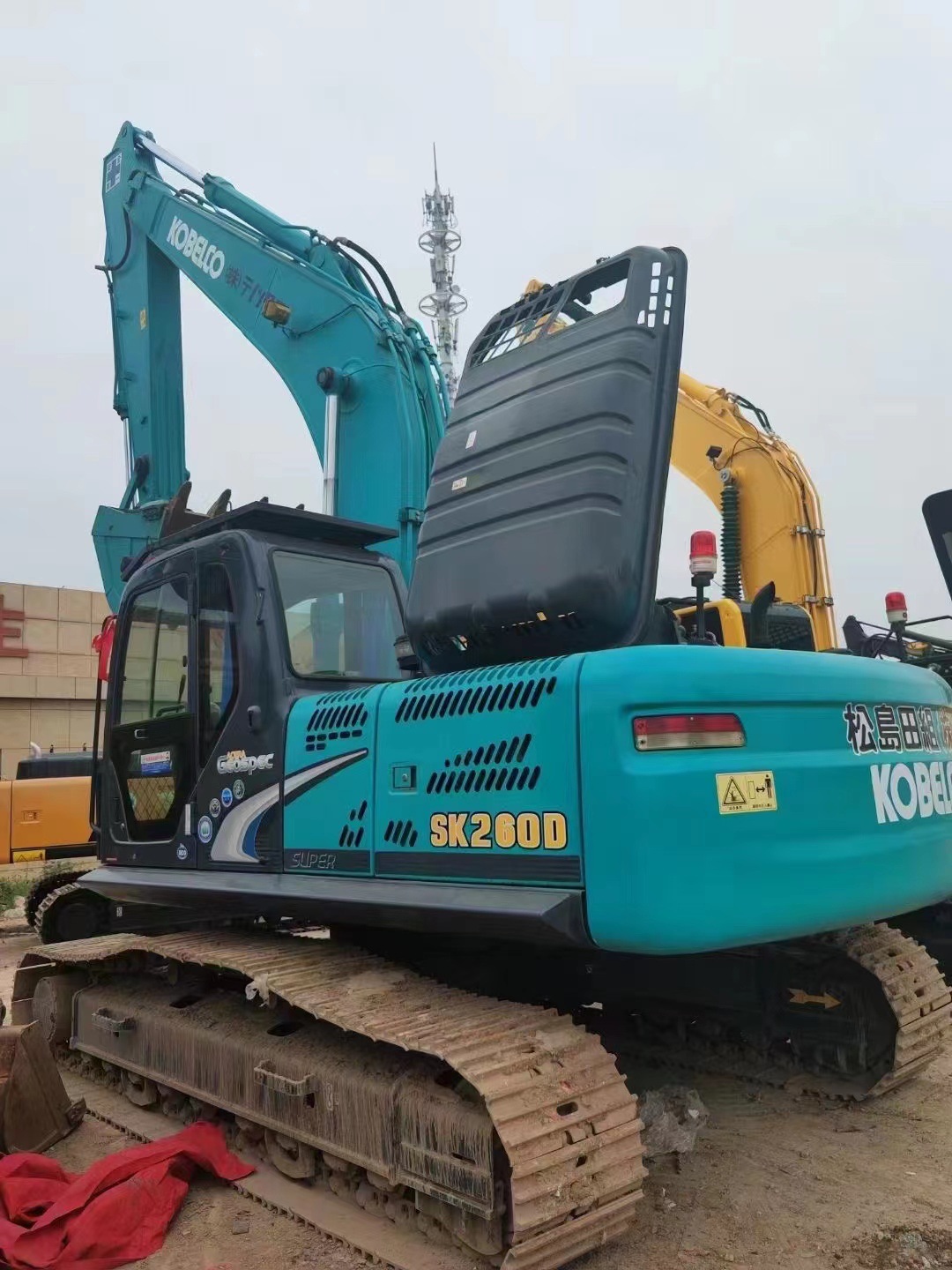 Mongolia Interior tiene exportaciones de carga de segunda mano 240 250 260 excavadoras de Shengang modernas 215 excavadoras