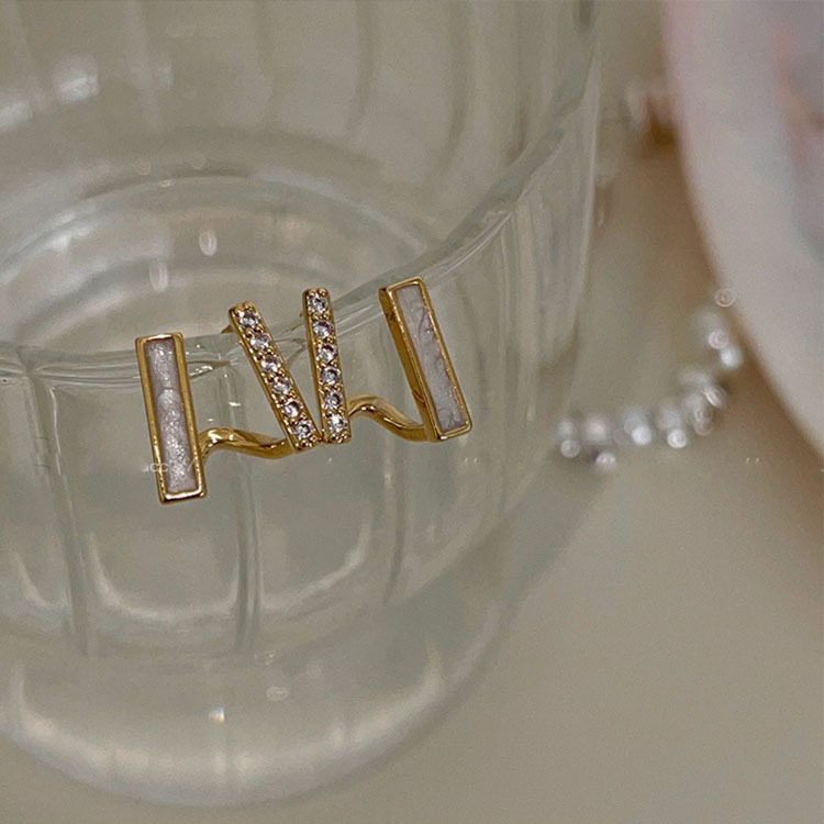 Pendientes de botón con circonita y perla para mujer_voghion.com