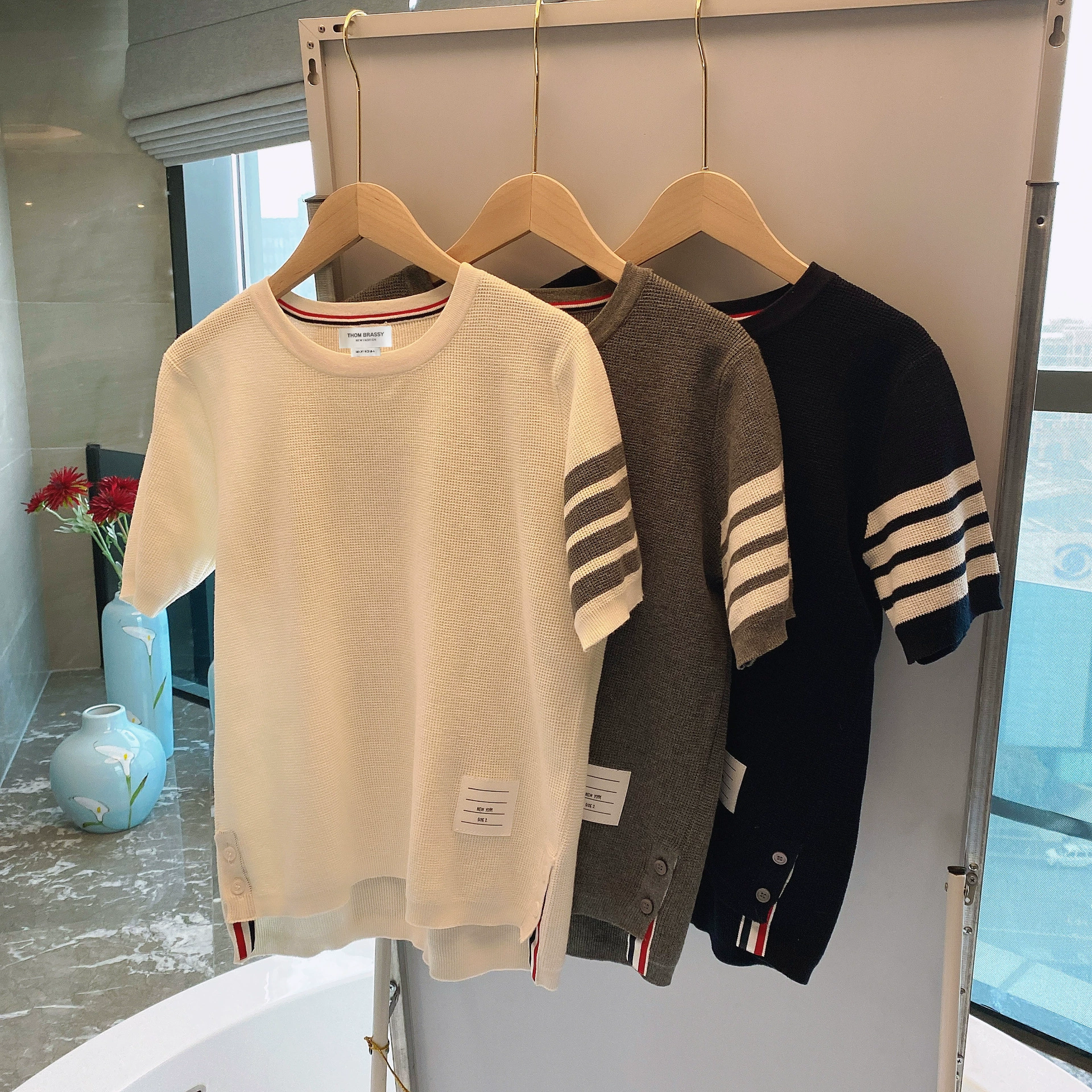 THOM BRASSY 1365 Ананасовые шорты с короткими рукавами, вафельные полоски, Академия ветра, четыре планки шерсти 1358