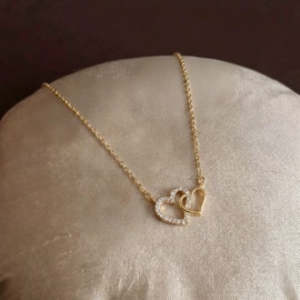 耳钉;耳环;项链
