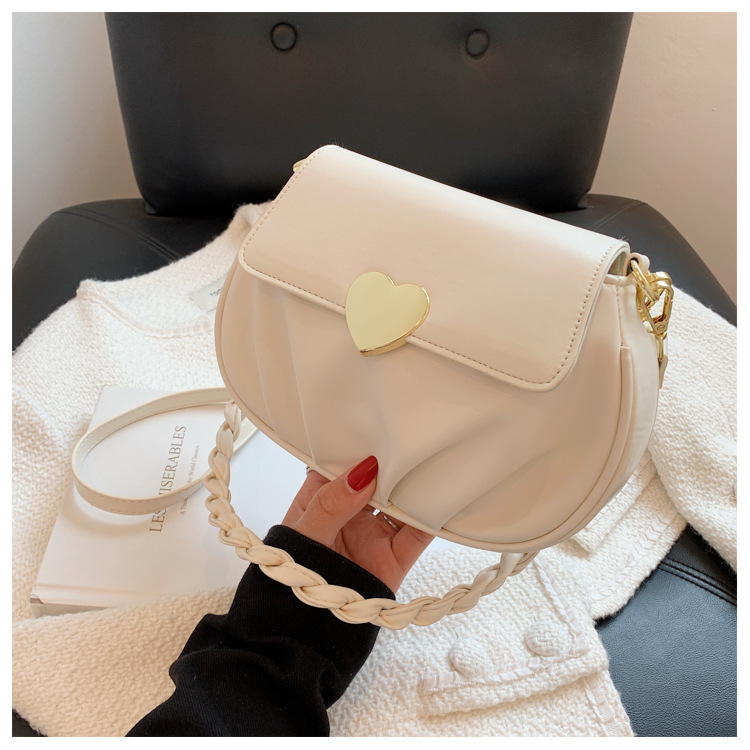 Wholesale Heart Buckle Fold One-shoulder Messenger Small Round Bag Nihaojewelry display picture 61