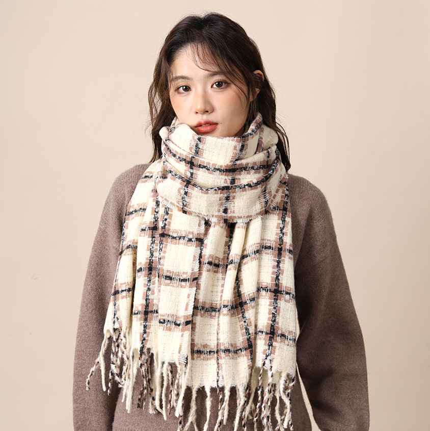 White Deer's gentle beige checkered cashmere scarf women, suitable keeping warm in autumn winter, versatile_voghion.com