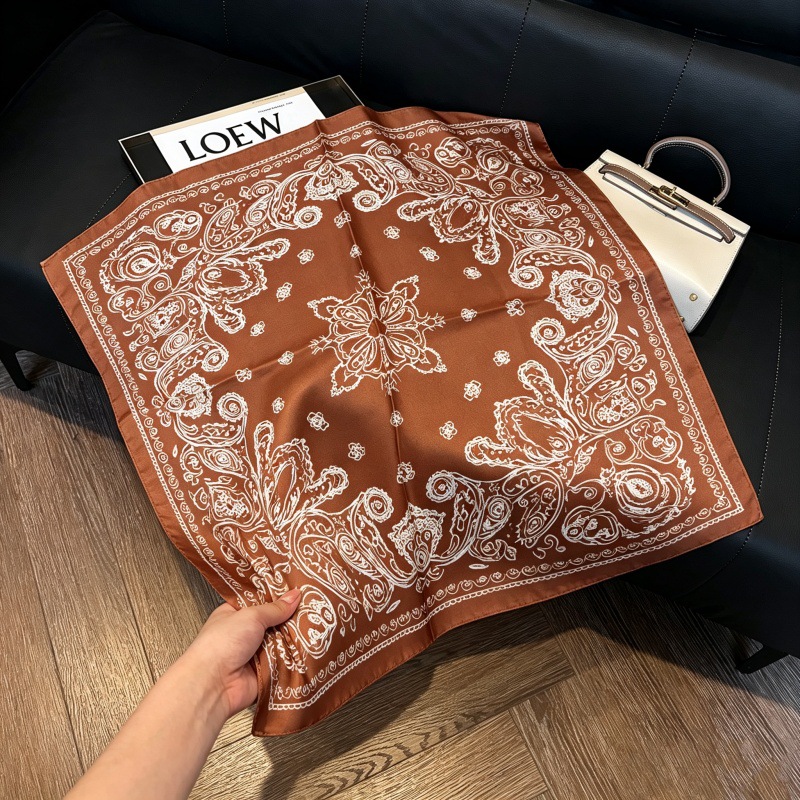 Colección 70*70 nuevo estilo bufanda de seda azul sensación de alta calidad imitación bufanda cuadrada de seda moda todo-fósforo bolsa atada bufanda de pelo