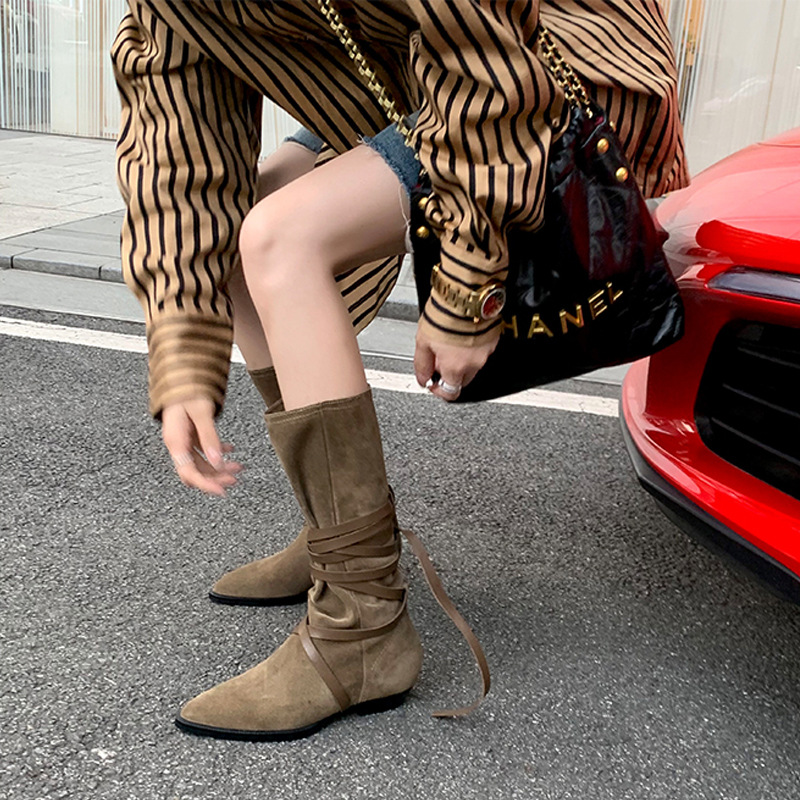 Botas de pila personalizadas para mujeres 2024 nuevas botas de punta retro botas de talón grueso no más de rodilla