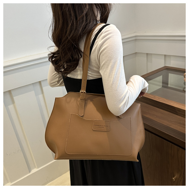 2024 New Popular Texture Large Capacity Tote Women's Trendy Fashion Leisure Student Commuter Bag_voghion.com