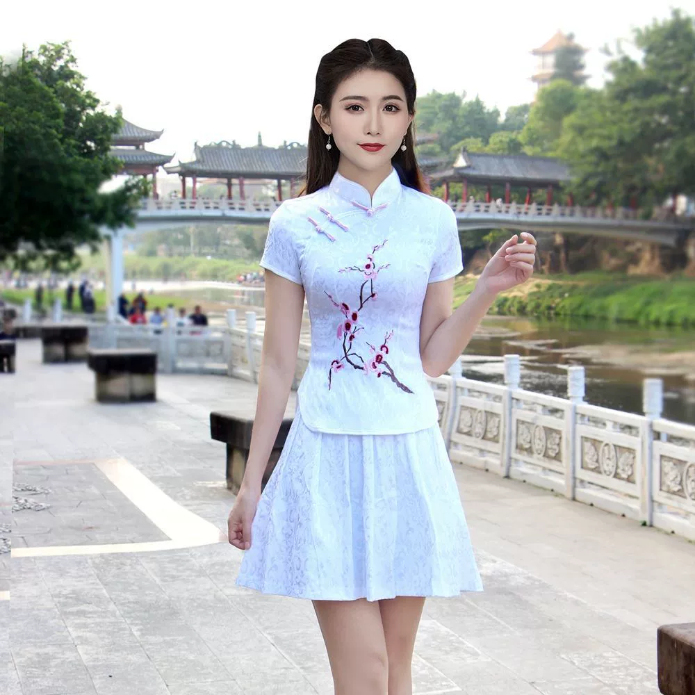 Летний женский костюм-двойка в этническом китайском стиле 2025 года, короткий, приталенный, с вышивкой, в стиле Тан, чонсам