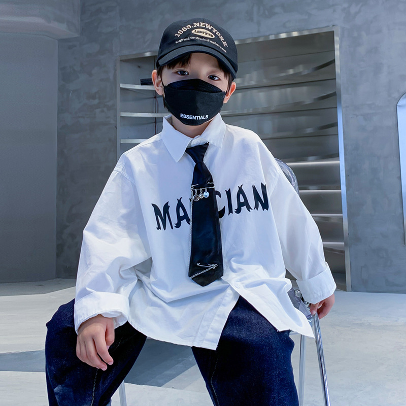 Camisa para niños de la marca de moda otoño nuevo estilo 2024 camisa para niños de estilo occidental coreano top para niños de mediana edad primavera y otoño manga larga