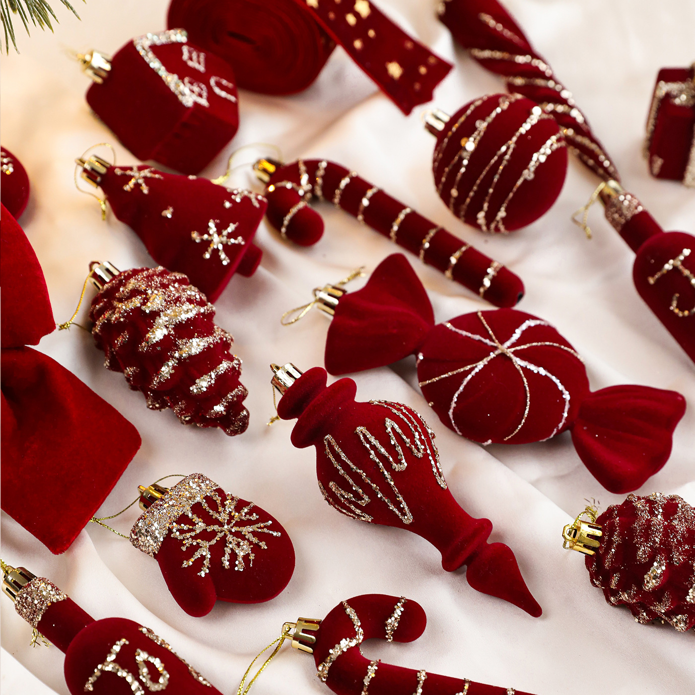 Colgante de Navidad ligero flocado de vino rojo de lujo transfronterizo polvo de oro colgante de forma especial decoración ligera de lujo diseño colgante