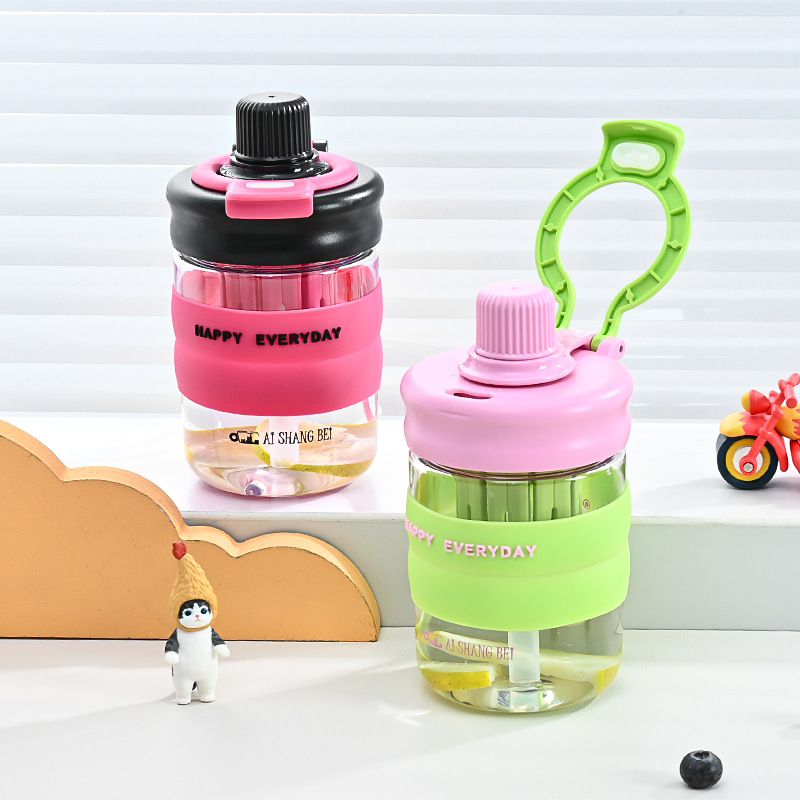 Taza de agua de alta calidad de verano de alta calidad de la mujer taza de paja con un compartimento de té simple estudiantes tazas de plástico portátiles lindas
