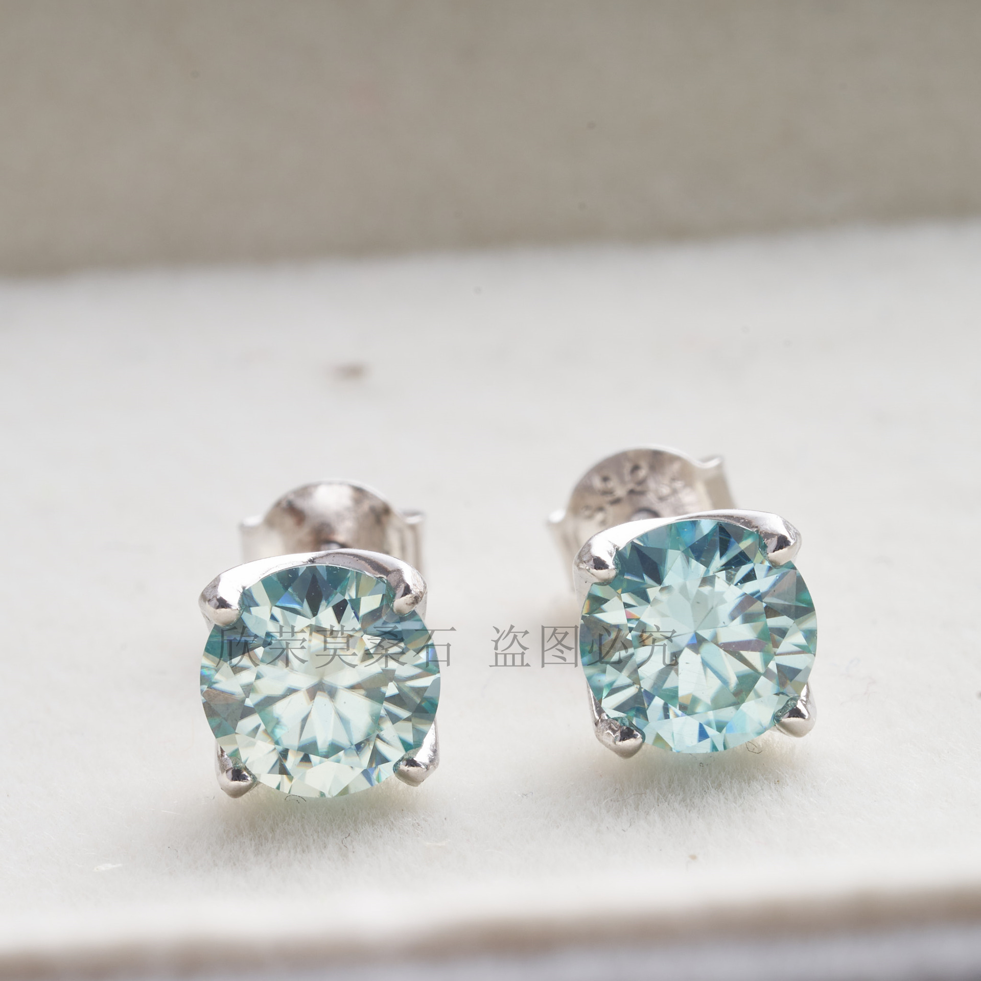 Plata esterlina azul-verde 0.5 - 2 quilates orejas redondas de moissanita plata esterlina S925 con certificado de GRA