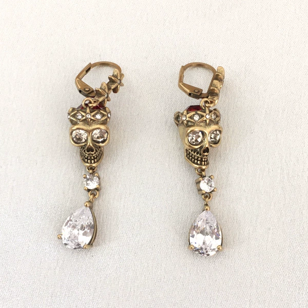 Golden red diamond skull