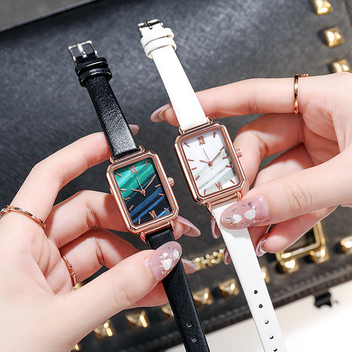 Factory direct live broadcast Internet celebrity temperament ladies student watch women's watch wholesale small square small green watch