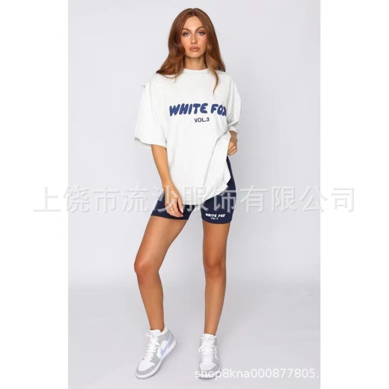 흰색과 검정색 바지