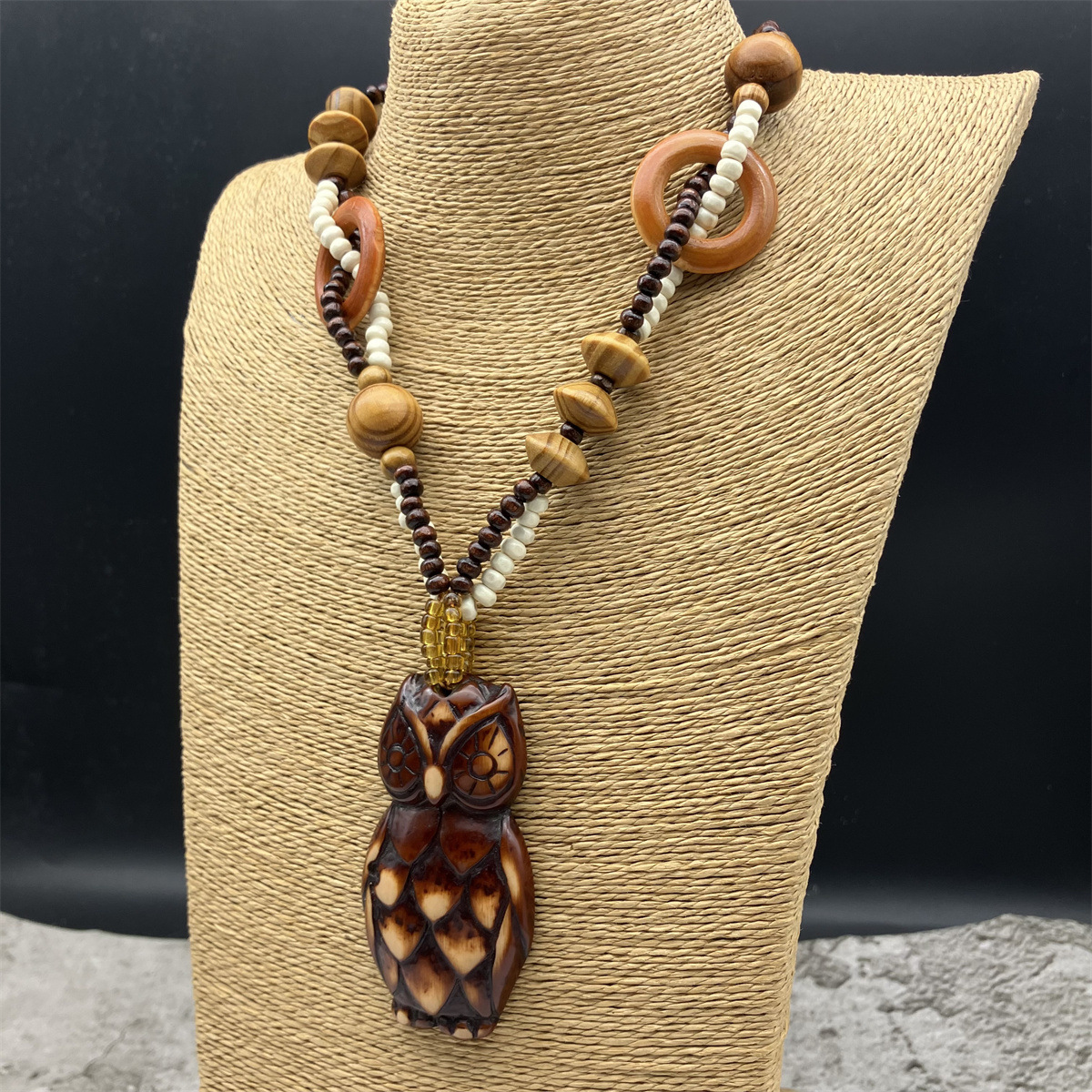 54g Weight Sweater Chain, Long Necklace, Necklace Classification 1 Piece Quantity Holiday, Street Occasion Wood, Resin Material Cat, Owl, Eagle Pattern Women's Gender Casual, Retro Style Casual Retro Cat Owl Eagle Wood Resin Pendant Necklaces Wholesale 5