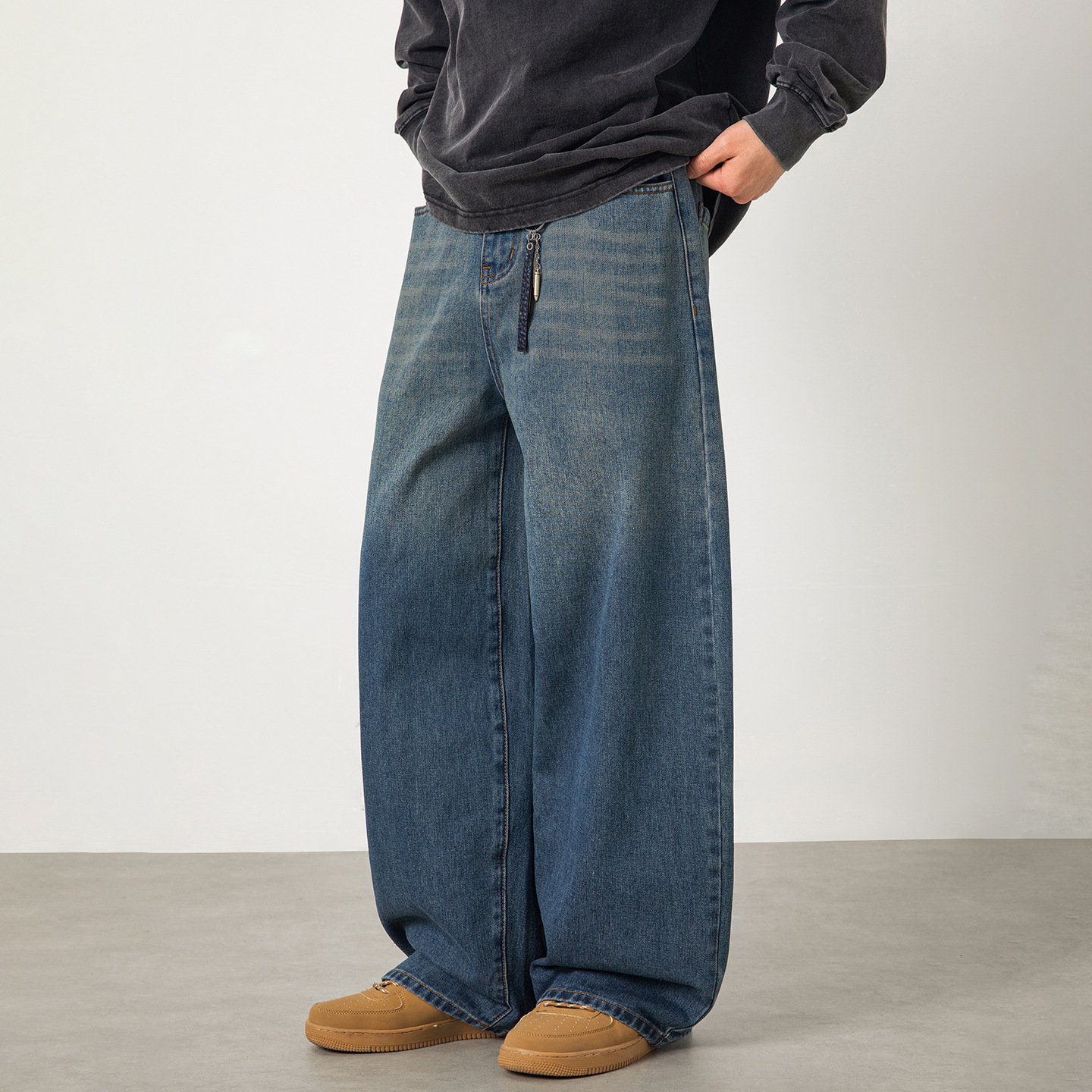 Vintage Washed Gradient Blue Jeans – Baggy Straight-Leg Denim Pants For Men (Distressed Finish, Mid-Rise, Non-Stretch Cotton Blend, M-Xxxl)_voghion.com