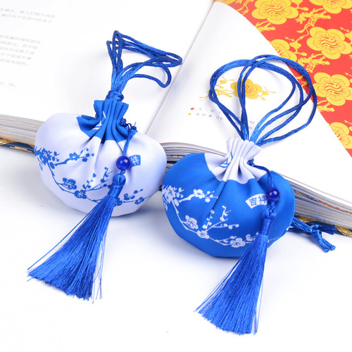 Wholesale plum blossom palace sachet empty bag Hanfu accessories coin purse car pendant plum blossom fresh tassel sachet