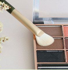 Cangzhou Semi-Scythe Nose Shadow Brush Beauty Makeup Brush, Serrated Wedge-shaped Contour Brush, Nose Bridge Brush for Highlighting and Blending