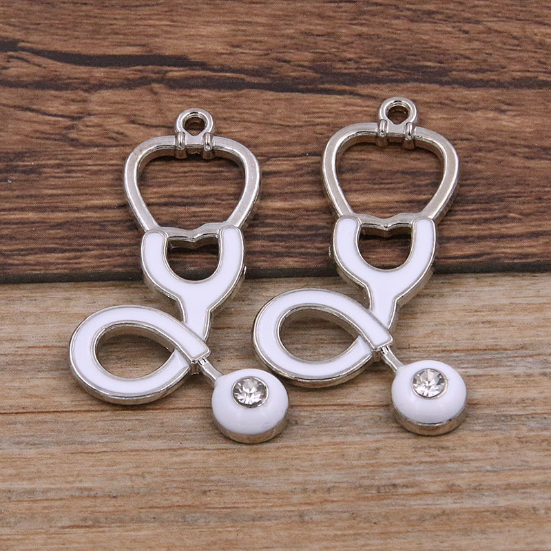 6 encanto médico DIY aleación accesorios de la joyería 2 color base gota aceite estetoscopio jeringa amor colgante