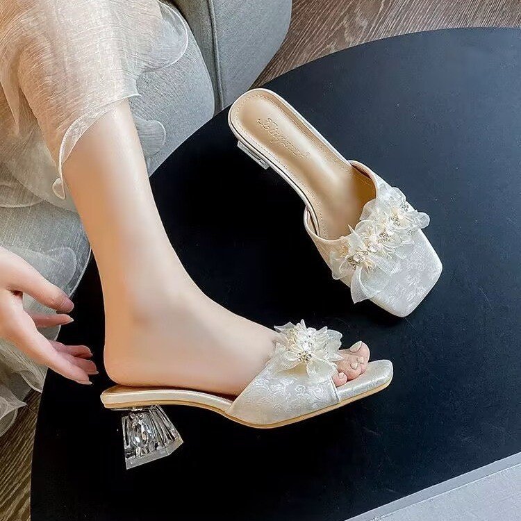 2025 Summer New Korean Style Square Toe Pearl Flower Crystal Chunky Heel One Strap Sandals For Women_vogvips.com