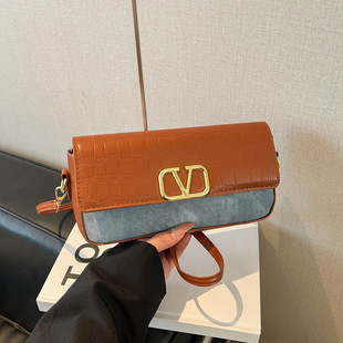 �߼���v�ַ���Ҹ�°���Ů�r�аٴ�ײɫ�μ���͹����ͨ��б���