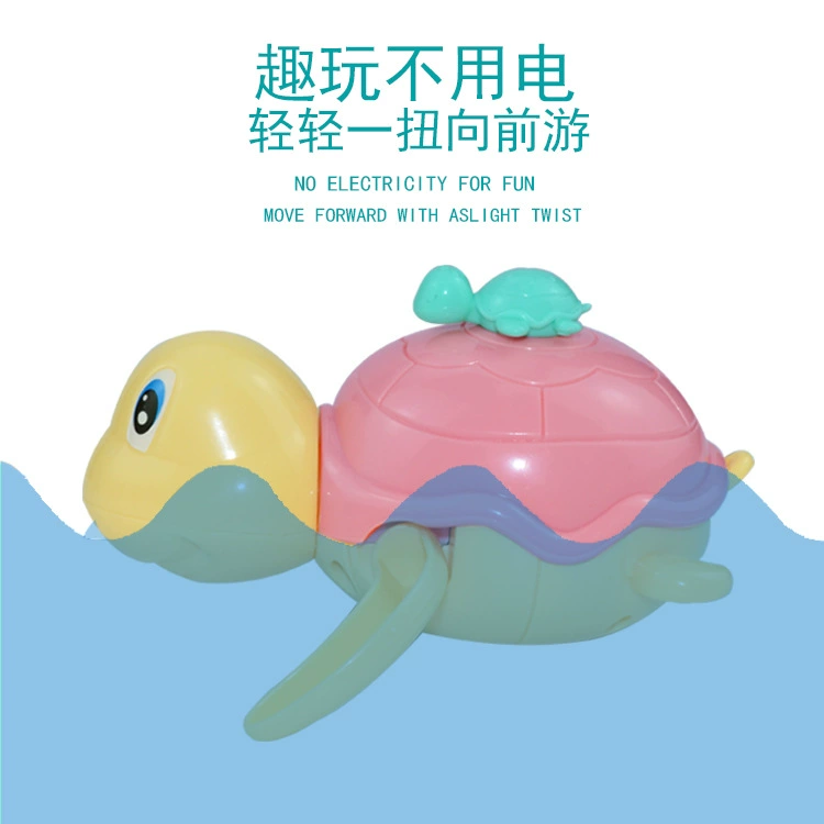 Кукольная игрушка в воде для купания