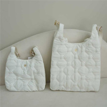 2025年秋冬新款 Quilty Pleasures Mini 5L 绗缝单肩包休闲百搭