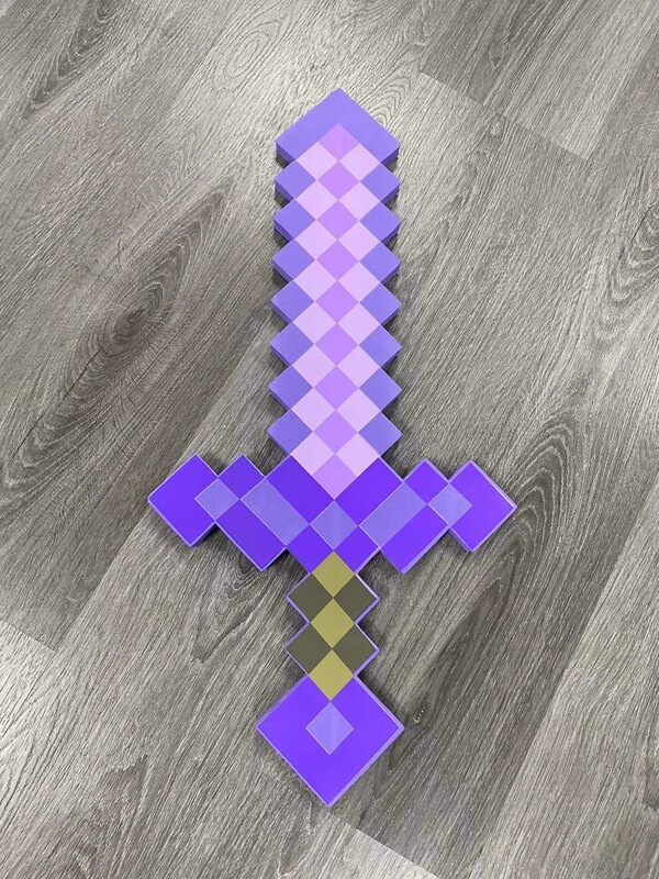 私の世界の周辺の泡のおもちゃの剣の原稿のゲームのレンガの剣の泡の武器のピクセルのおもちゃの模型|undefined