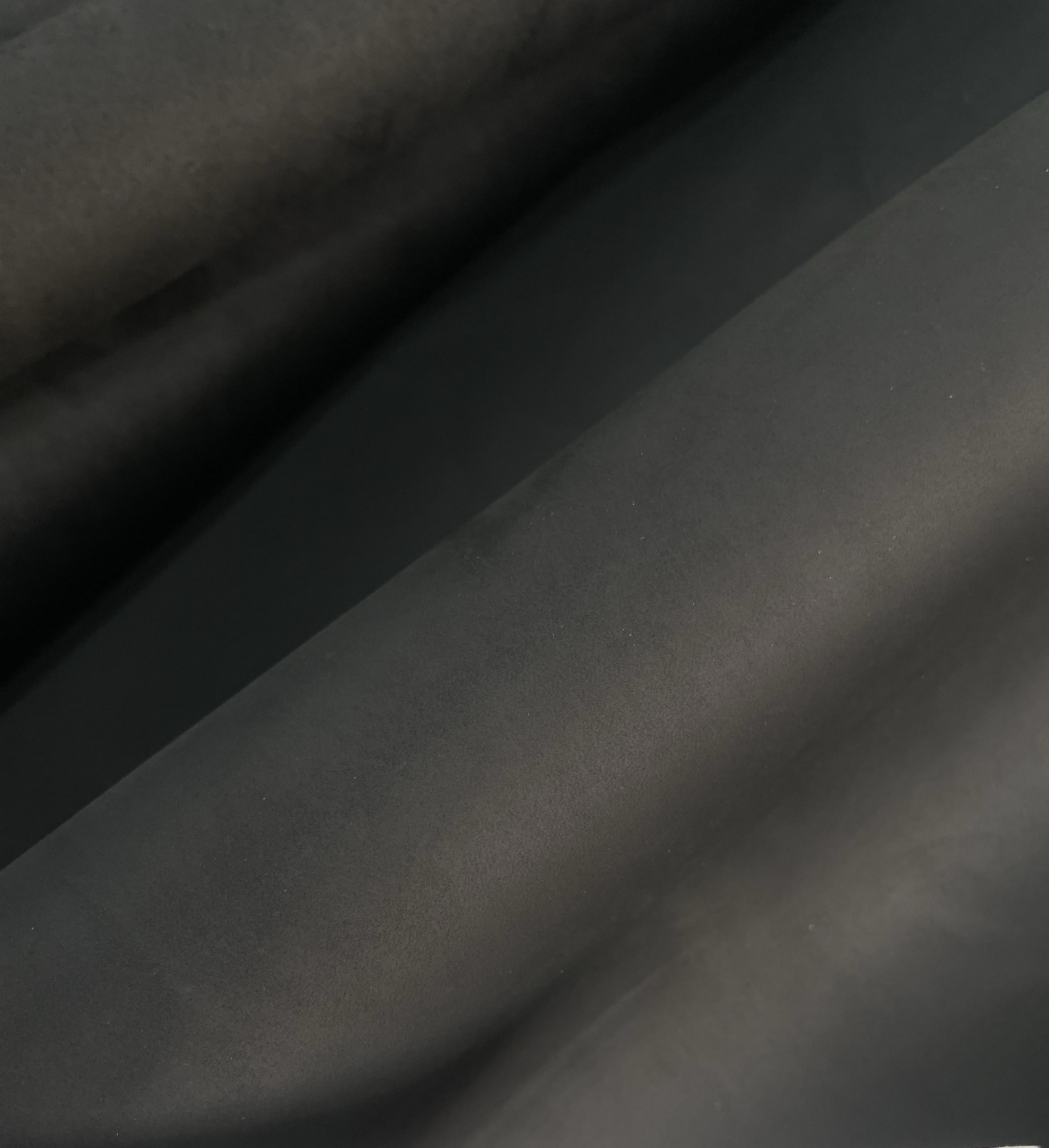 阳光皮料 ISA黑色磨砂疯马皮 手感偏挺 厚度1.8mm 手工diy皮料