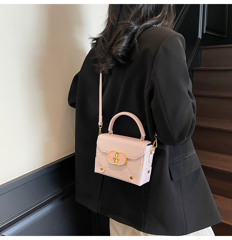 Korean-style fashionable color-blocking small square handbag with a high-quality feel, a new summer 2025 stylish and versatile women's crossbody bag undefined