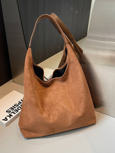 复古软面麂皮绒面包包女2024新款秋冬流行大容量单肩包爆款水桶包