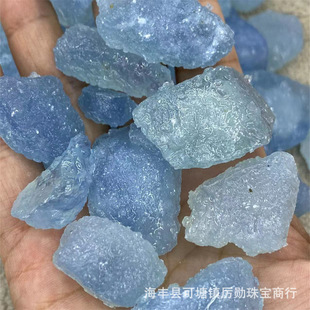 Aquamarine stone crystal transparent, fresh and elegant color, no black spots, light intensity size 15-40