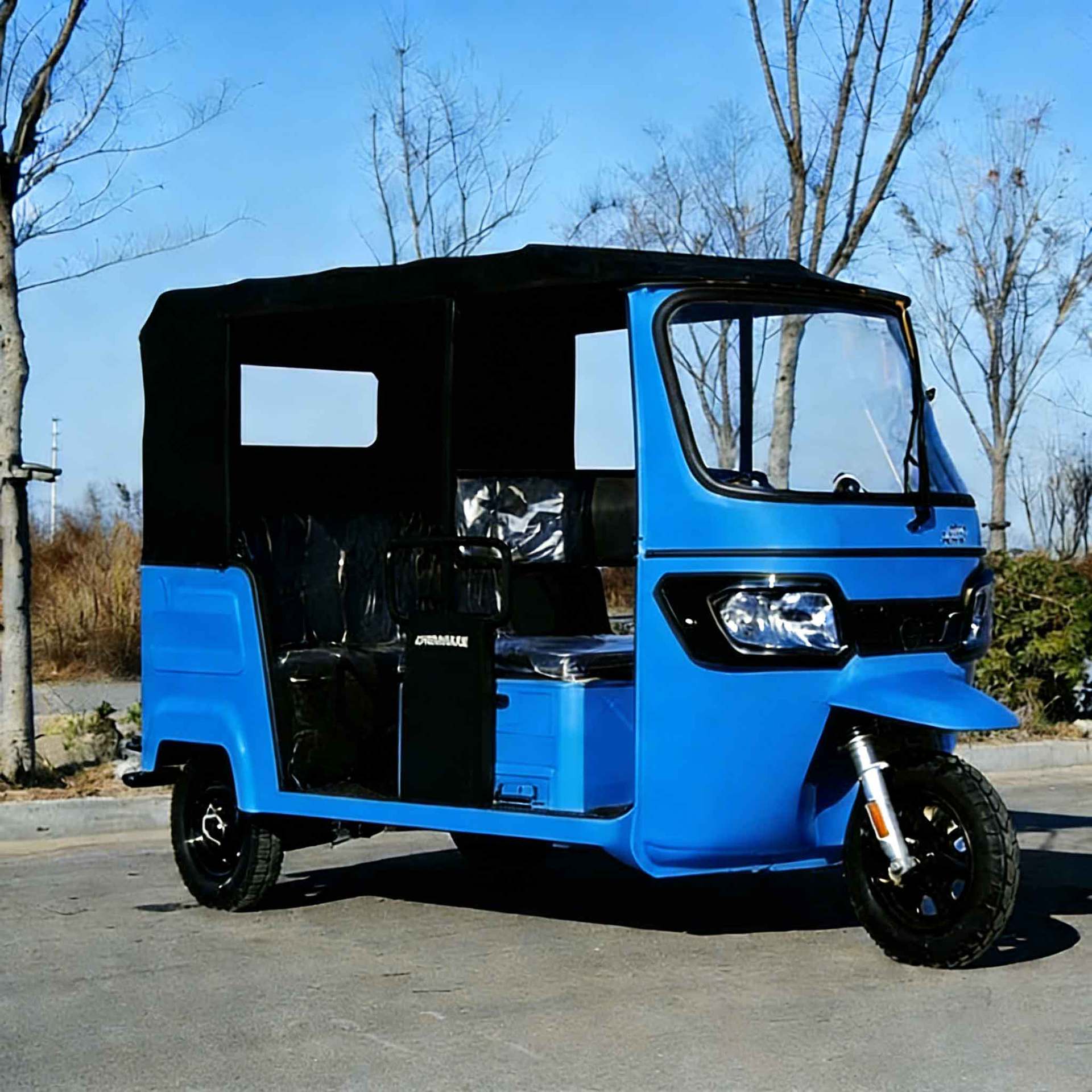 Tuktuk foreign trade model three-wheeled motorcycle for passenger transport, large-capacity passenger three-wheeler for cross-border sightseeing and transportation