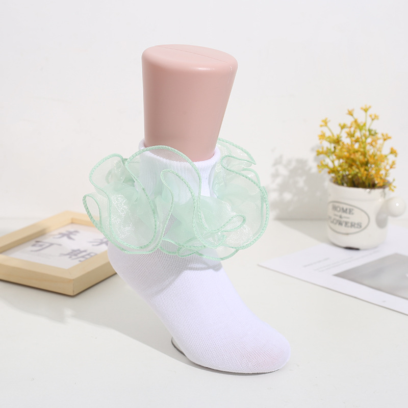 Светло зеленый