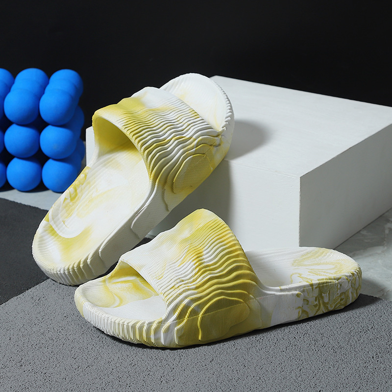Zapatillas antideslizantes para parejas zapatillas de moda para hombres de verano nuevo hogar para mujer cómodas chanclas antideslizantes al por mayor