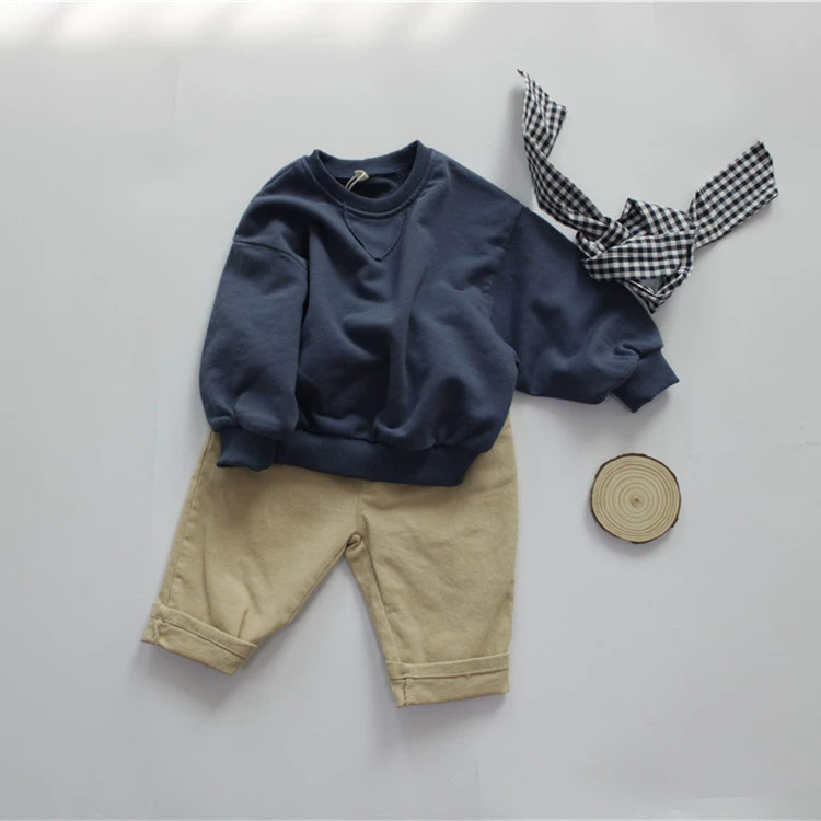 Spring children's solid sweatshirt with a round collar for boys, Korean style