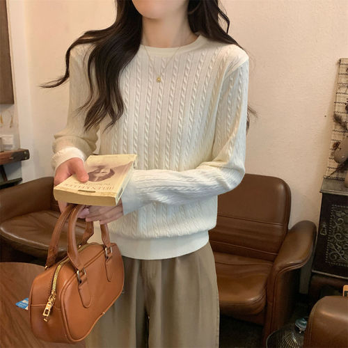 Korean women's round neck knit top for spring 2025, soft and versatile sweater with stylish cable knit design, suitable for layering as an inner base shirt