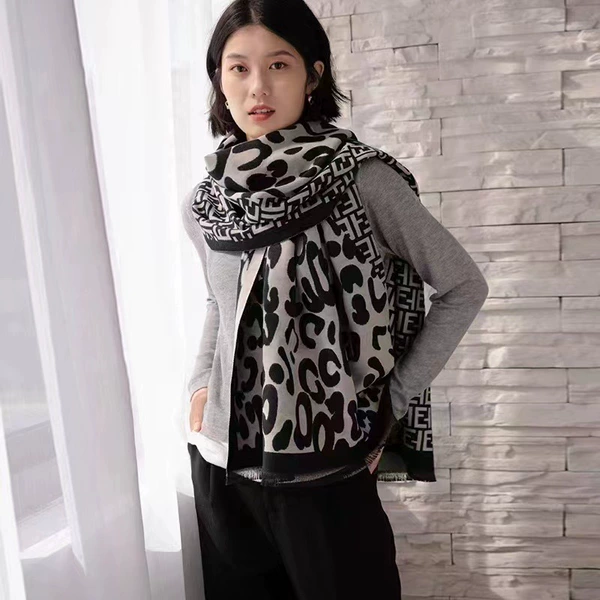 ET Leopard Black and White