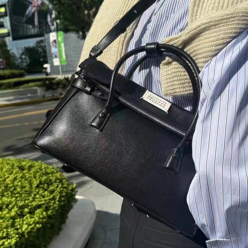 Maison Margiela Margiela 2025 New High-end Genuine Leather Fashion Shoulder Bag Crossbody Handbag