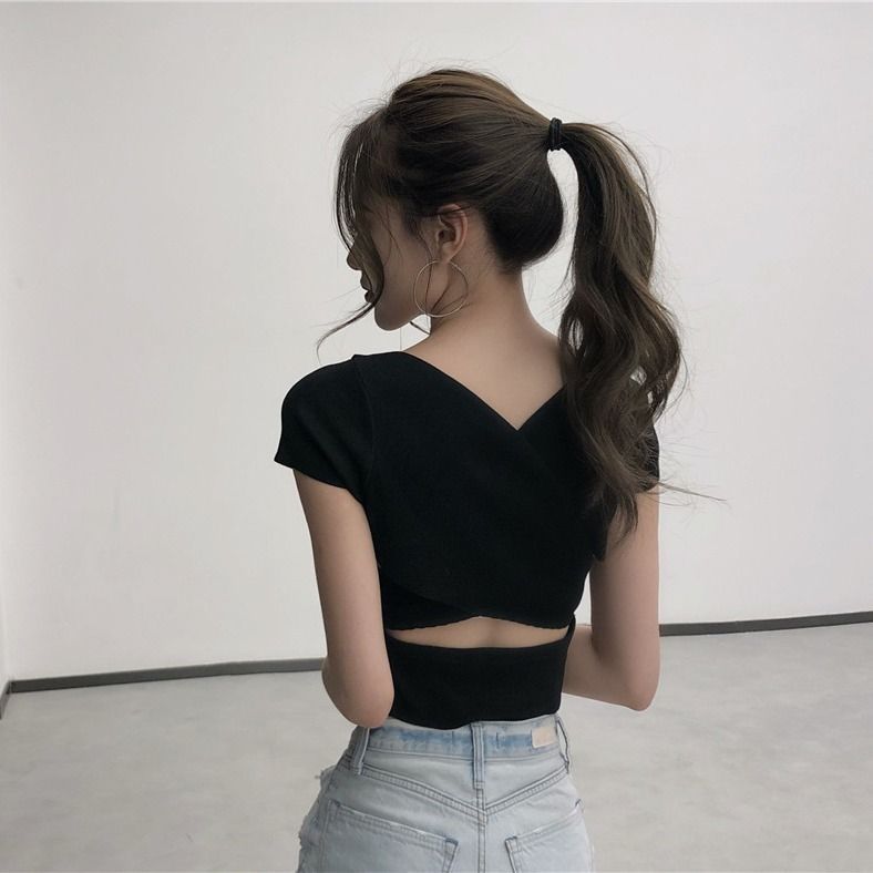 여름 여성을 위한 섹시한 배꼽 노출 타이트 탑 여성을 위한 새로운 홍콩 스타일 복고풍 V 넥 반팔 니트 바닥 셔츠 티셔츠