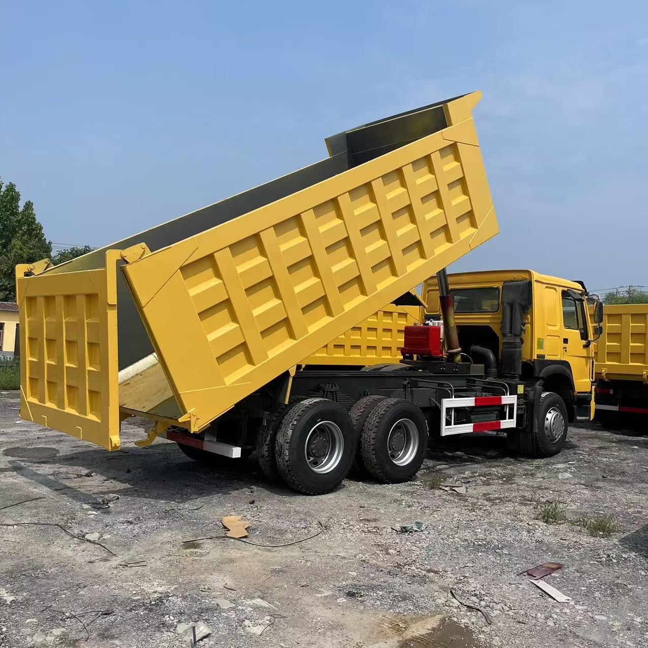 Cross-Border Front Four Rear Eight Dump Truck National 2 National 3 Howo Rear Flip Engineering Dump Truck Dump Truck Engineering Vehicle