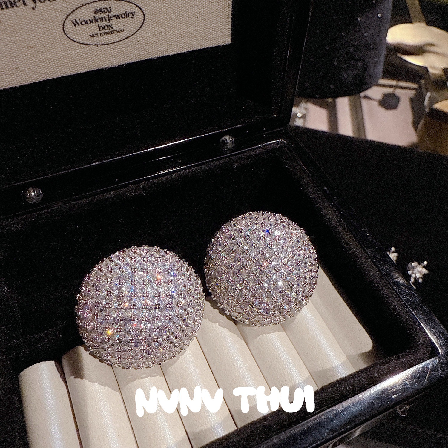 992QIP [Annual-Ancient Full Diamond Disc] Earrings ~ No box