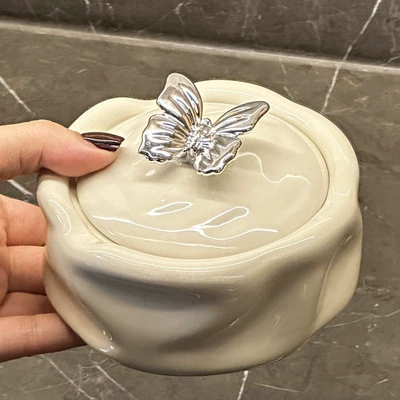 Ceramic ashtray with lid to prevent ash from flying, suitable for home living room tabletop decoration, light luxury, high aesthetic value, creative office ashtray (Car ashtray) - ceramic-butterfly-ashtraywith-lid-milk-white