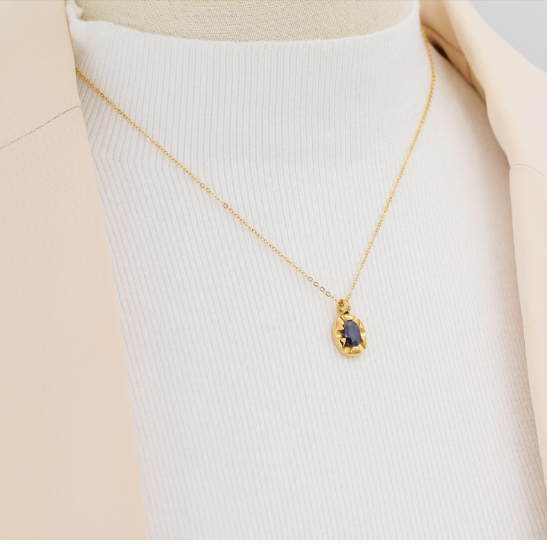 Elegant Geometric Titanium Steel Gold Plated Pendant Necklace Colorza_colorza_10