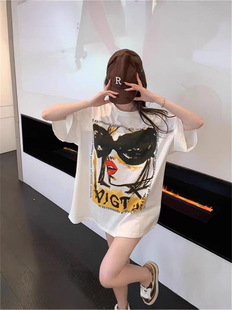 ��a��ʽt������Ů���������n�泱oversize�W؛��H�b�ļ����³�