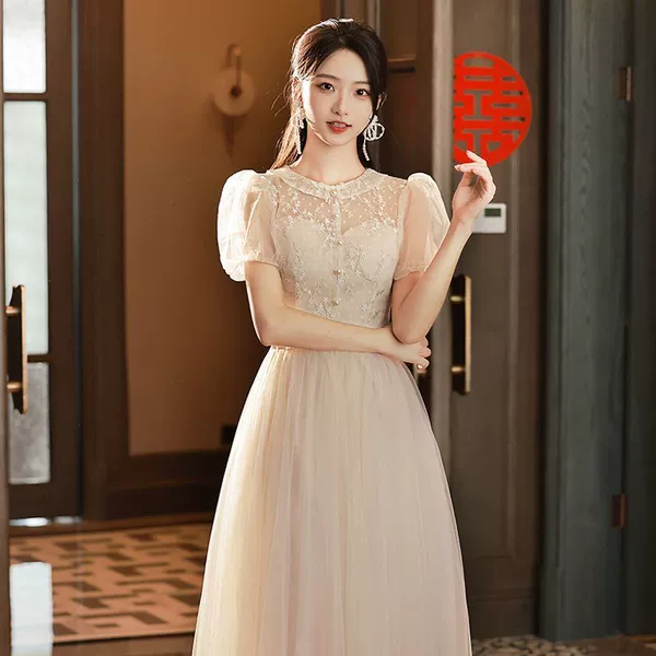 Long poster, champagne color, mid-length