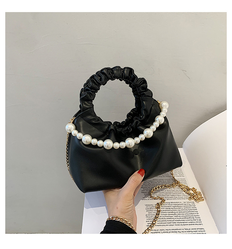 Wholesale Pleated Pearl Chain Solid Color Handbag Nihaojewelry display picture 99