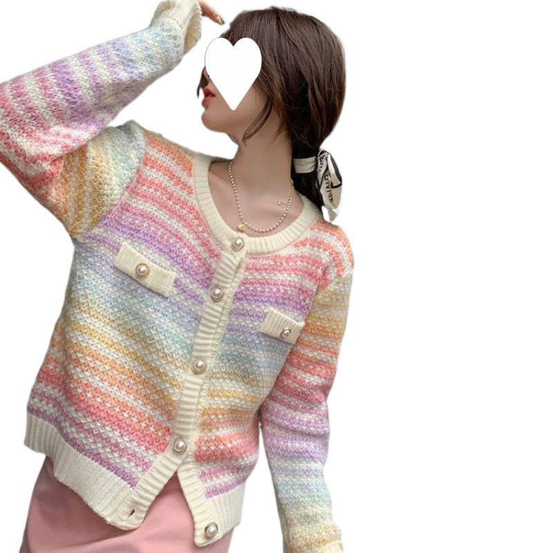 Cardigan de punto para mujeres otoño y invierno con un nuevo tipo de hombre pequeño, un suéter corto a rayas de color image 5